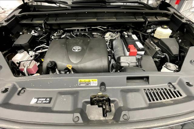 used 2022 Toyota Highlander car, priced at $38,340