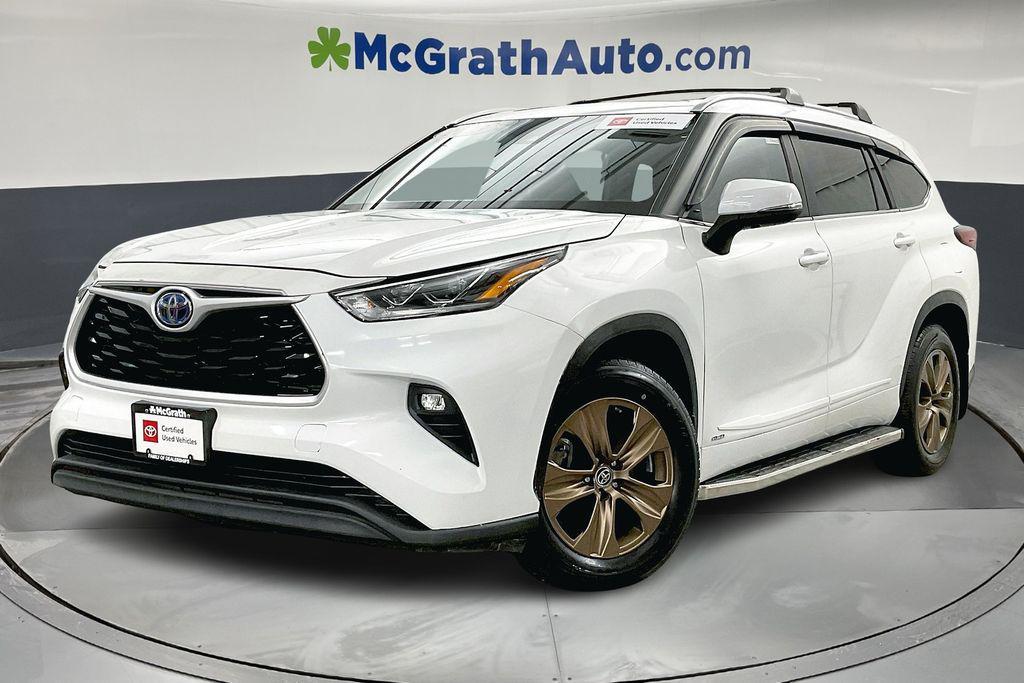 used 2023 Toyota Highlander Hybrid car, priced at $41,898