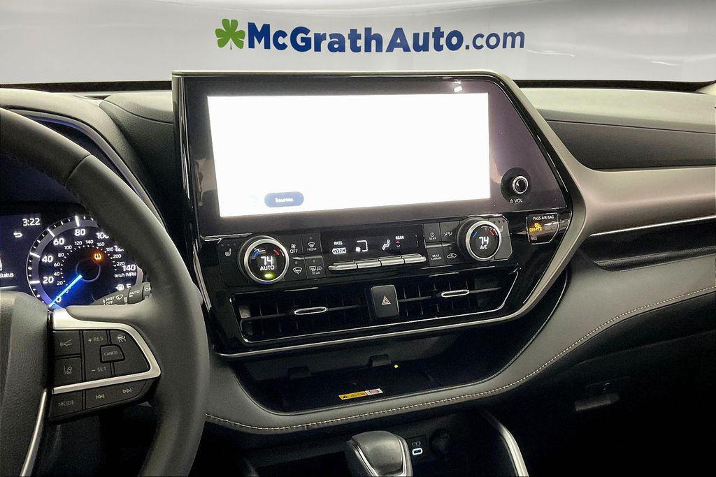 used 2023 Toyota Highlander Hybrid car, priced at $41,898