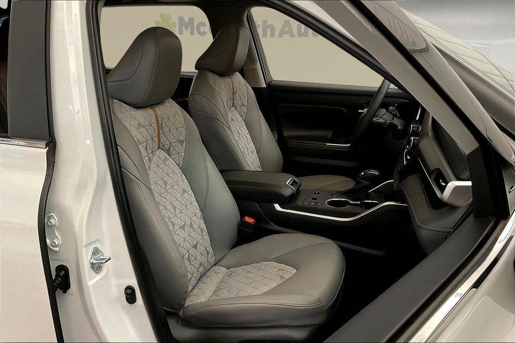used 2023 Toyota Highlander Hybrid car, priced at $41,898