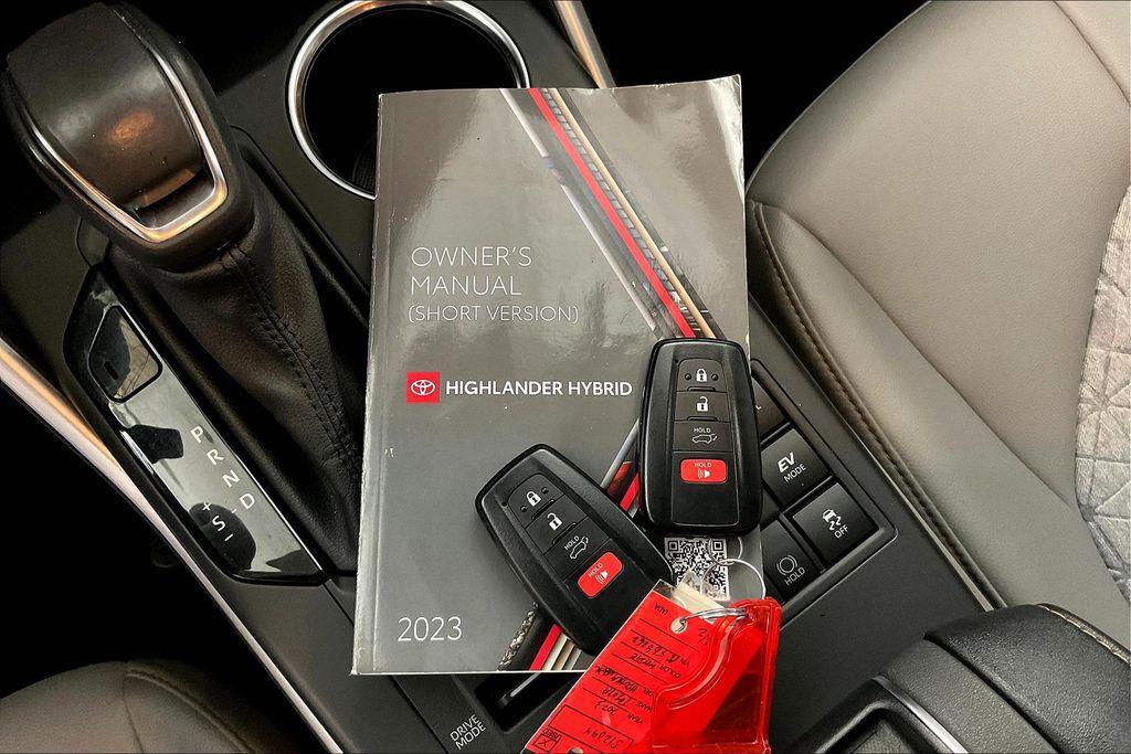 used 2023 Toyota Highlander Hybrid car, priced at $41,898
