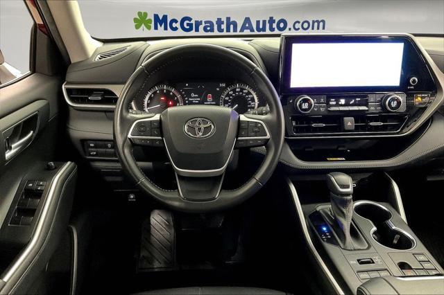 used 2023 Toyota Highlander car, priced at $41,625