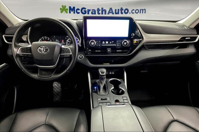 used 2023 Toyota Highlander car, priced at $41,625