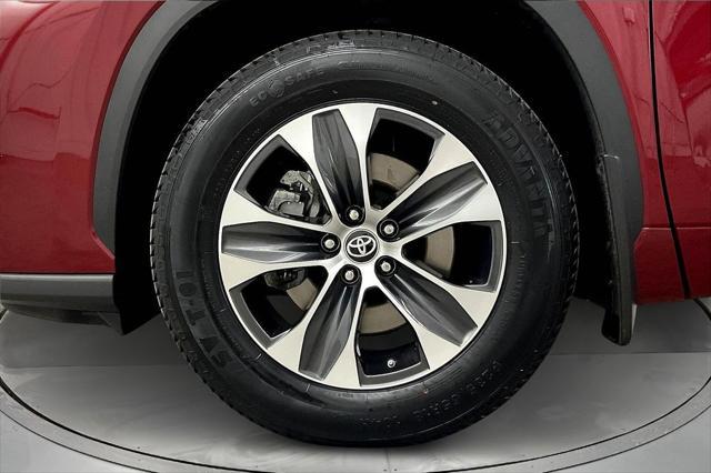 used 2023 Toyota Highlander car, priced at $41,625