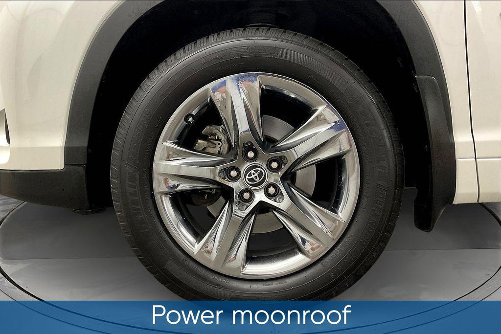 used 2019 Toyota Highlander car, priced at $29,885