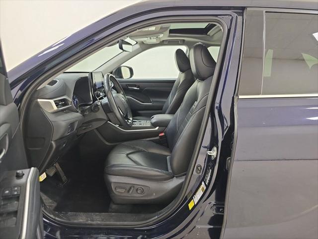 used 2021 Toyota Highlander car, priced at $31,602