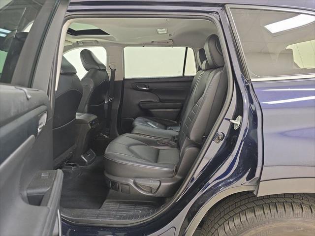 used 2021 Toyota Highlander car, priced at $31,602
