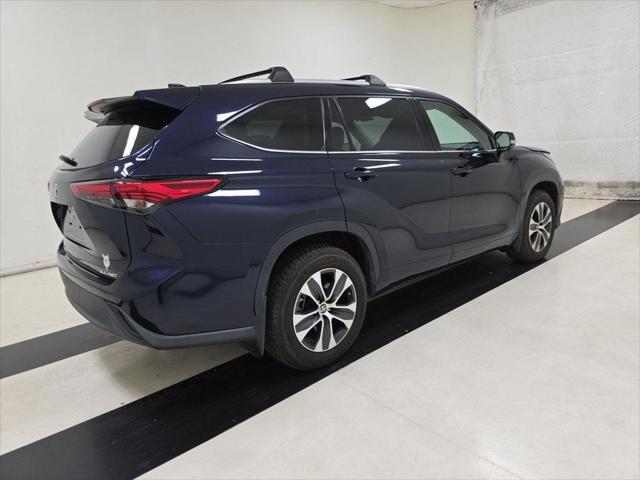 used 2021 Toyota Highlander car, priced at $31,602