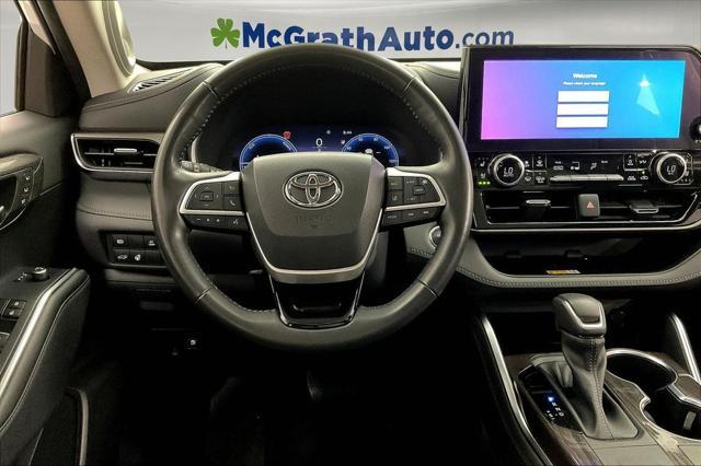 used 2023 Toyota Highlander Hybrid car, priced at $50,318