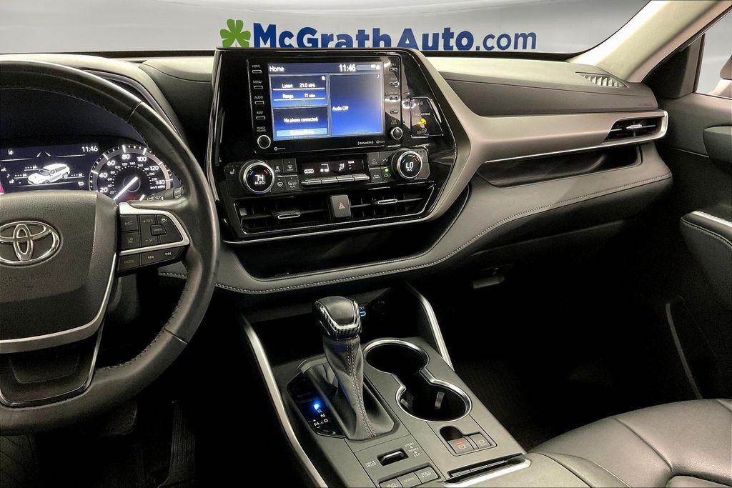 used 2022 Toyota Highlander car, priced at $36,427