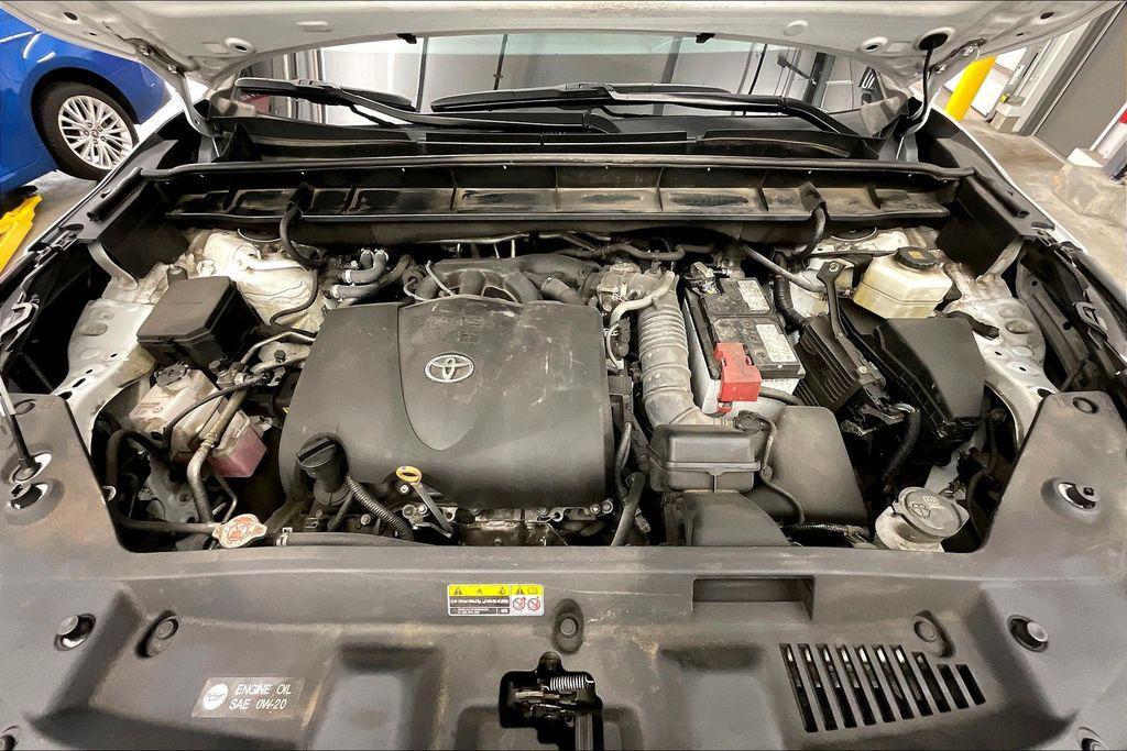 used 2022 Toyota Highlander car, priced at $36,427