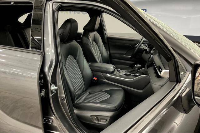 used 2024 Toyota Highlander car, priced at $48,123