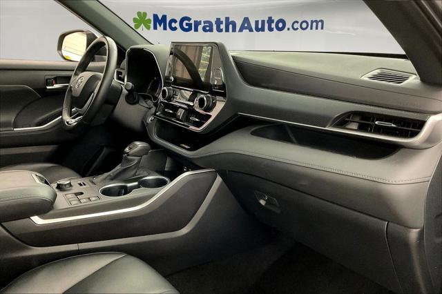 used 2024 Toyota Highlander car, priced at $48,123