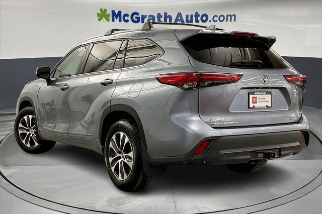 used 2022 Toyota Highlander car, priced at $39,732