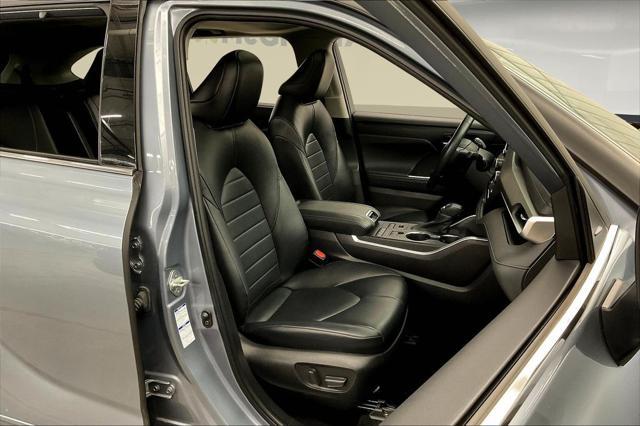 used 2022 Toyota Highlander car, priced at $39,732
