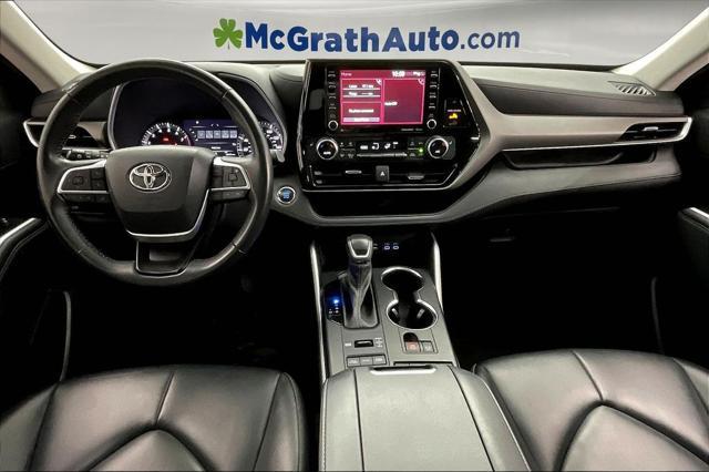 used 2022 Toyota Highlander car, priced at $39,732