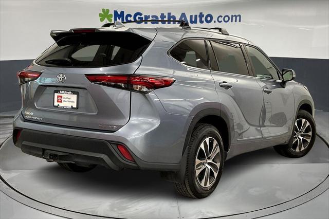used 2022 Toyota Highlander car, priced at $39,732