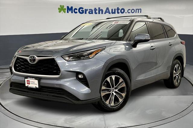 used 2022 Toyota Highlander car, priced at $39,732