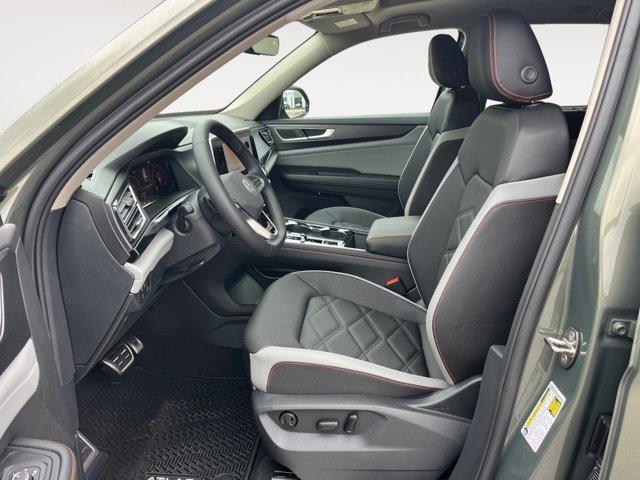 new 2025 Volkswagen Atlas car, priced at $49,306