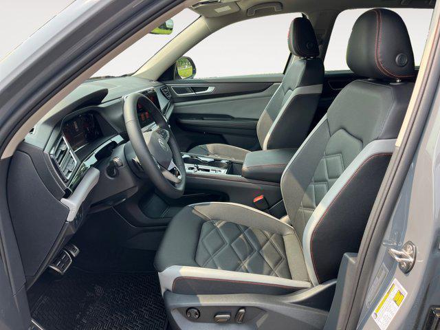 new 2025 Volkswagen Atlas car, priced at $49,761