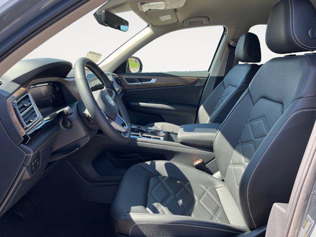 new 2025 Volkswagen Atlas car, priced at $47,115