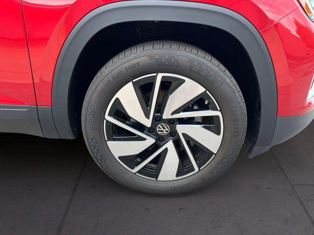 used 2025 Volkswagen Atlas car, priced at $40,996