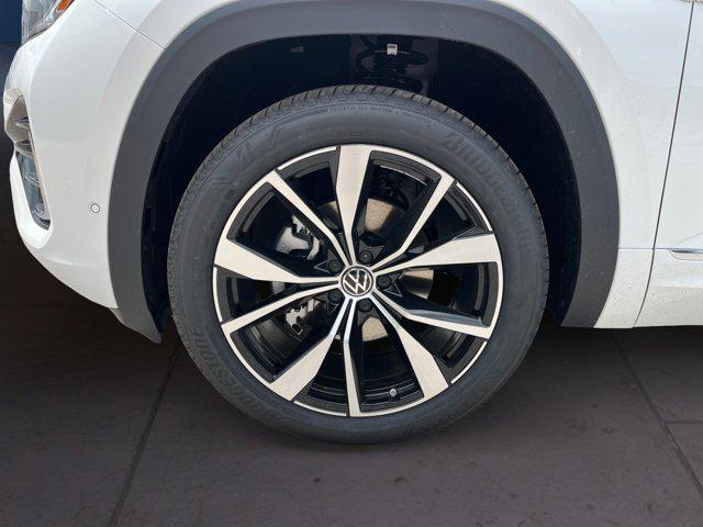 new 2025 Volkswagen Atlas car, priced at $57,006