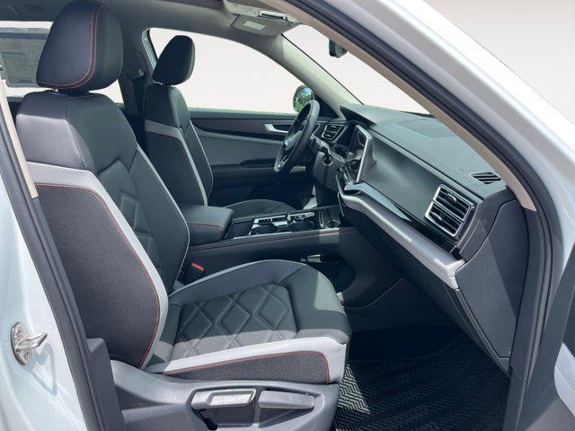 new 2025 Volkswagen Atlas car, priced at $39,806