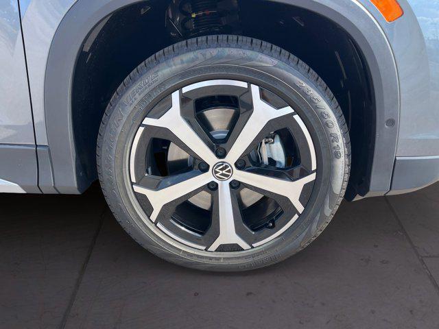 new 2025 Volkswagen Tiguan car, priced at $33,112