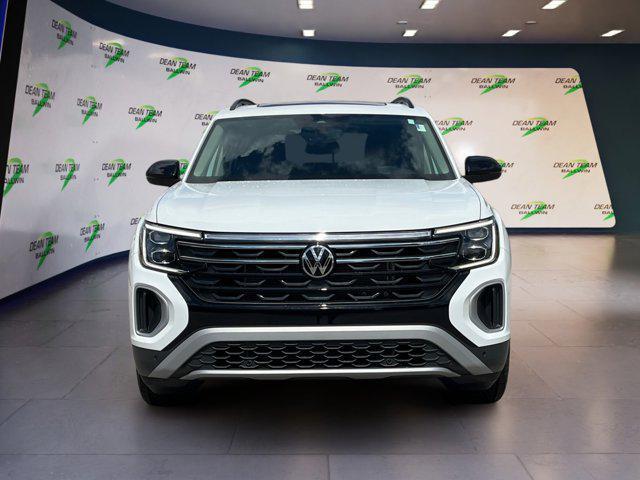 new 2025 Volkswagen Atlas car, priced at $41,576