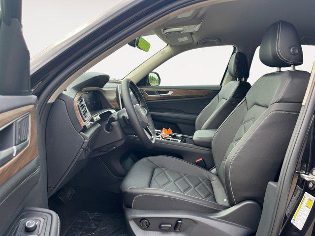 new 2025 Volkswagen Atlas car, priced at $46,750