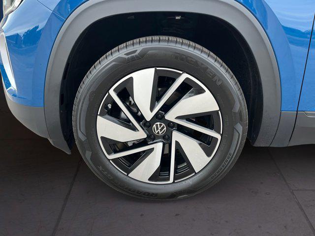 new 2025 Volkswagen Atlas car, priced at $40,472