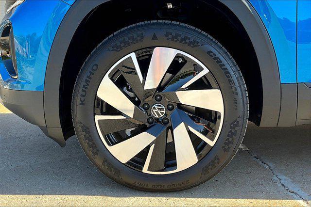 new 2024 Volkswagen Atlas Cross Sport car, priced at $43,491