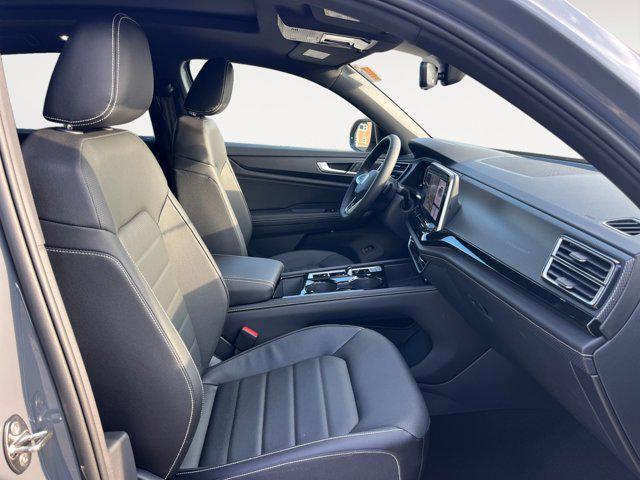 new 2026 Volkswagen Atlas Cross Sport car, priced at $52,726