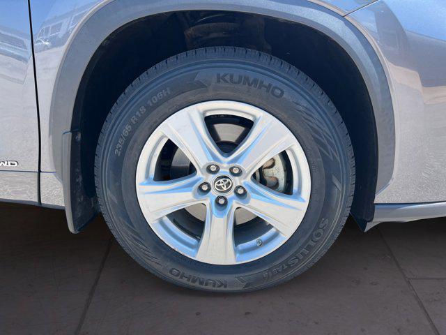 used 2021 Toyota Highlander Hybrid car, priced at $30,988