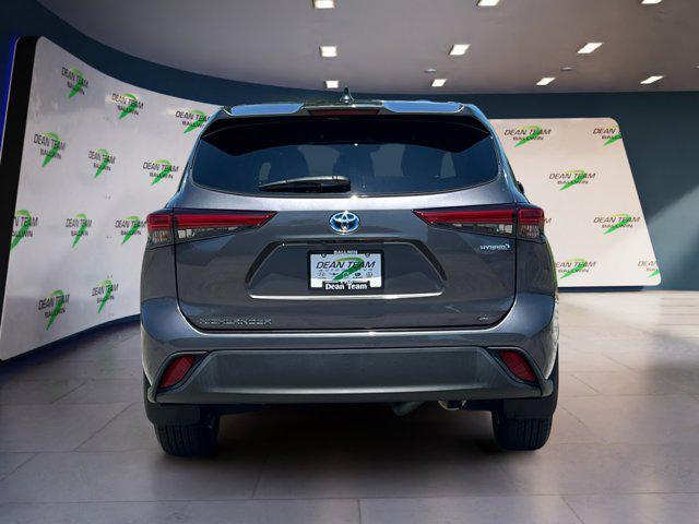 used 2021 Toyota Highlander Hybrid car, priced at $30,988