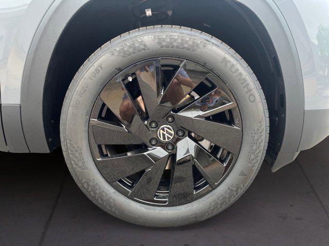 new 2025 Volkswagen Atlas car, priced at $47,345