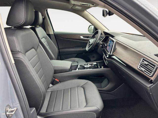 new 2026 Volkswagen Atlas car, priced at $52,581