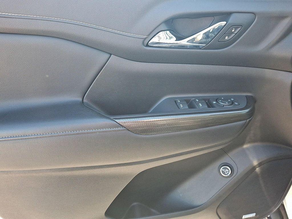 used 2021 GMC Acadia car, priced at $23,987