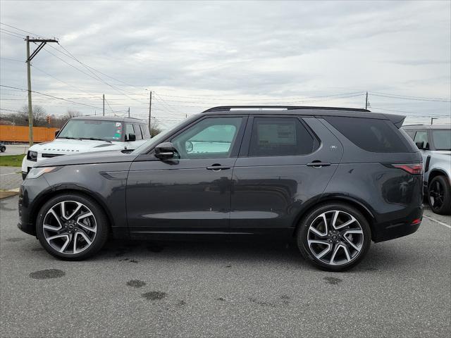 new 2024 Land Rover Discovery car, priced at $75,798