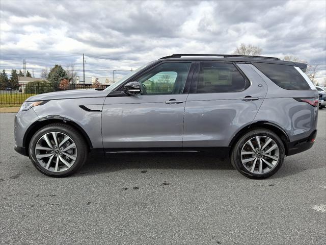 new 2025 Land Rover Discovery car, priced at $71,318