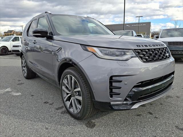 new 2025 Land Rover Discovery car, priced at $71,318