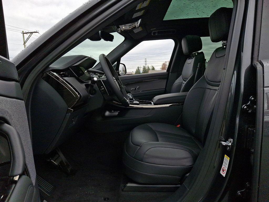new 2025 Land Rover Range Rover Sport car, priced at $102,370