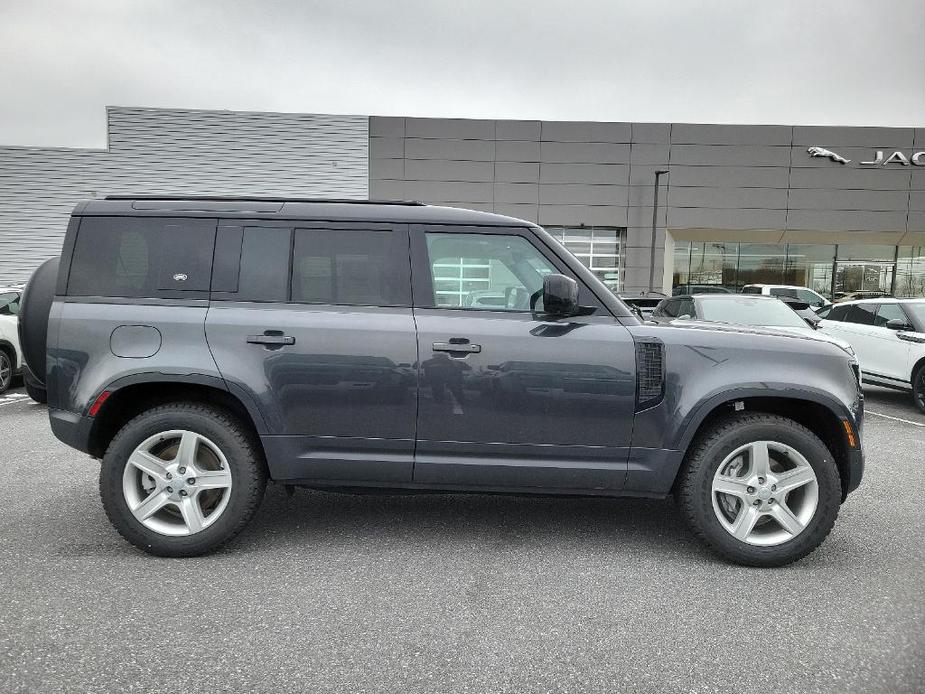 new 2024 Land Rover Defender car