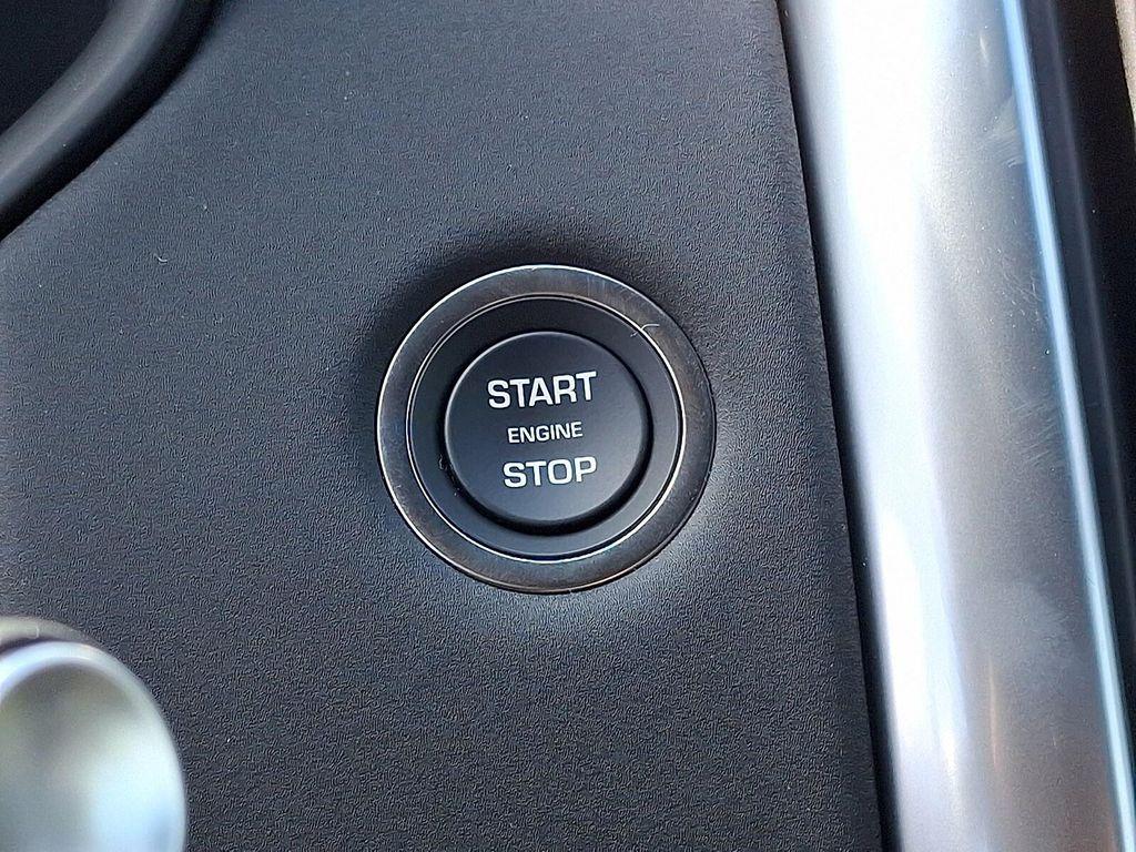 new 2025 Land Rover Discovery car, priced at $69,093