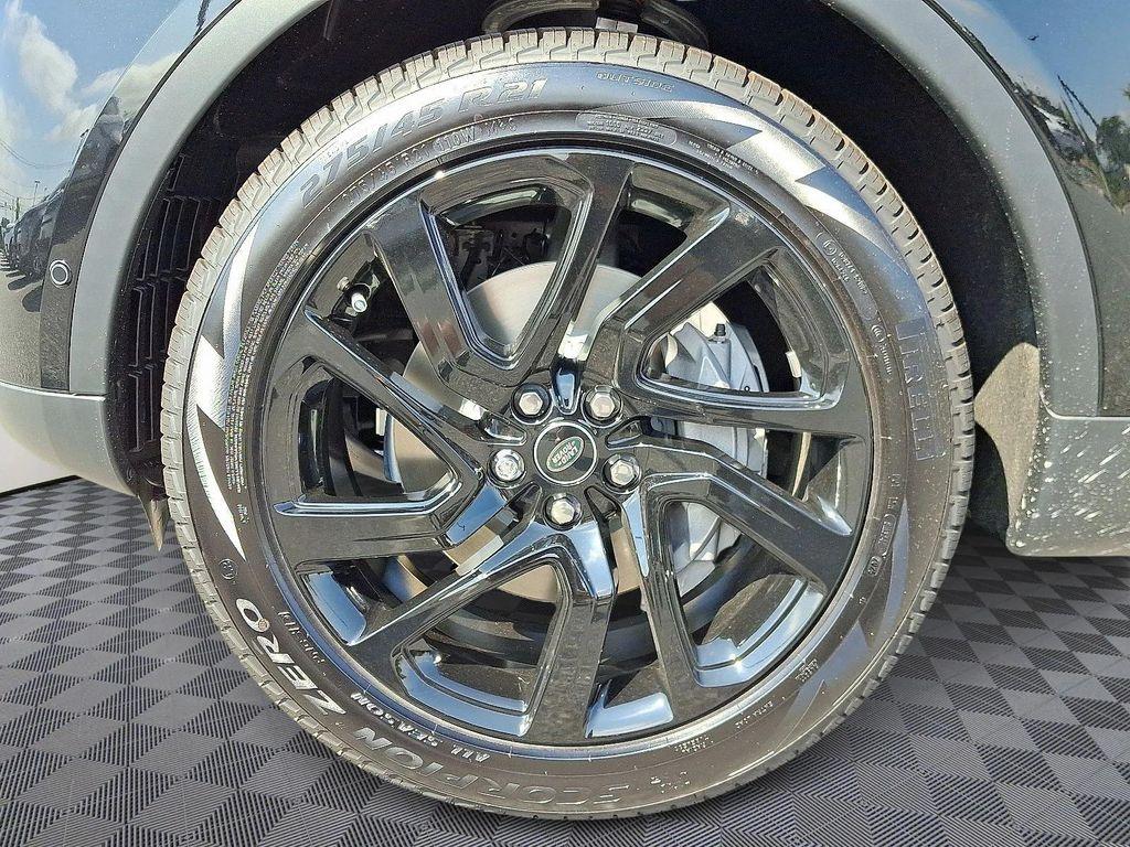 new 2025 Land Rover Discovery car, priced at $69,093