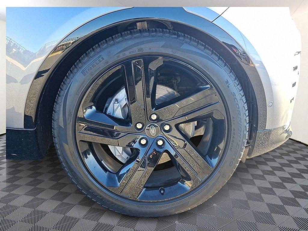 used 2024 Land Rover Discovery car, priced at $51,890