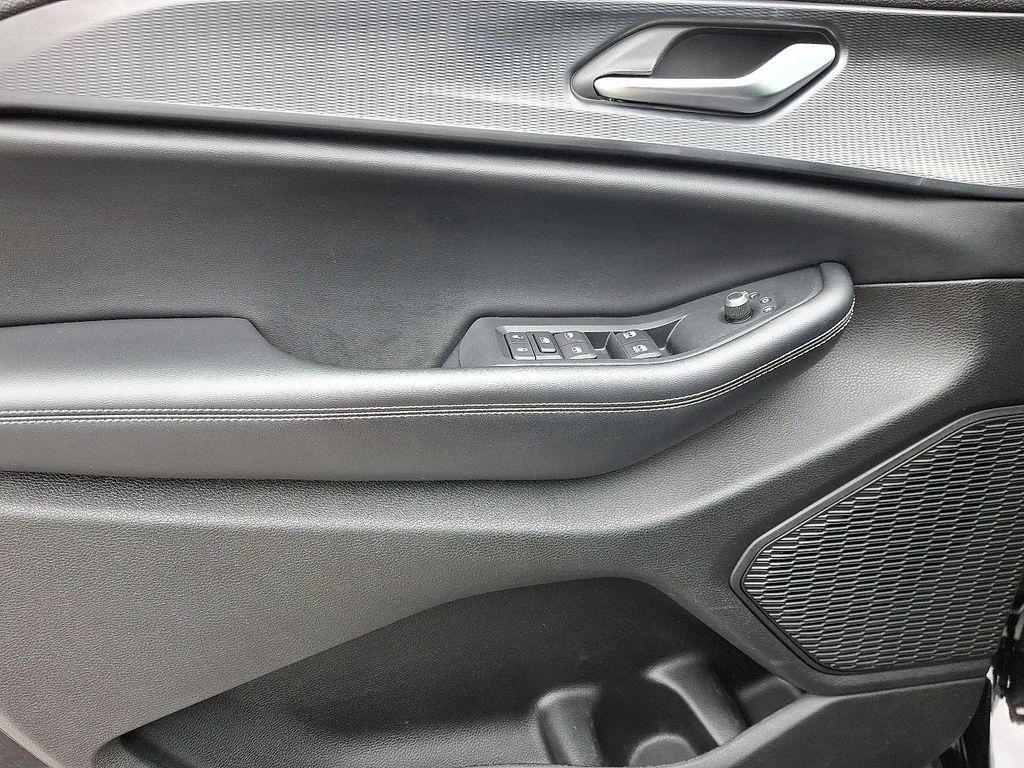 used 2023 Jeep Grand Cherokee car, priced at $31,390