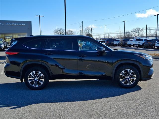 used 2020 Toyota Highlander car, priced at $31,999