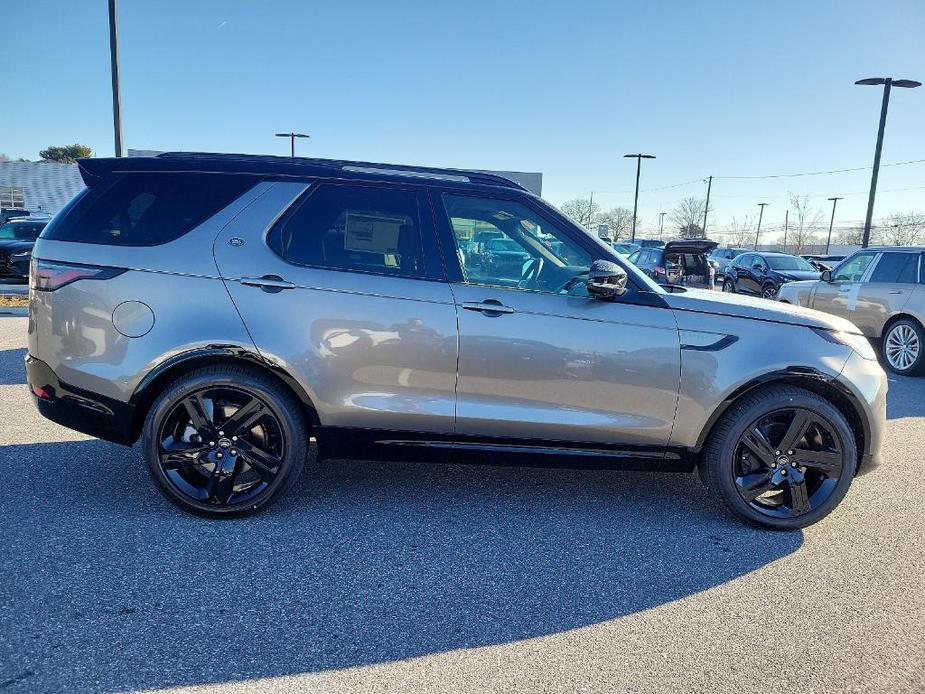 new 2024 Land Rover Discovery car